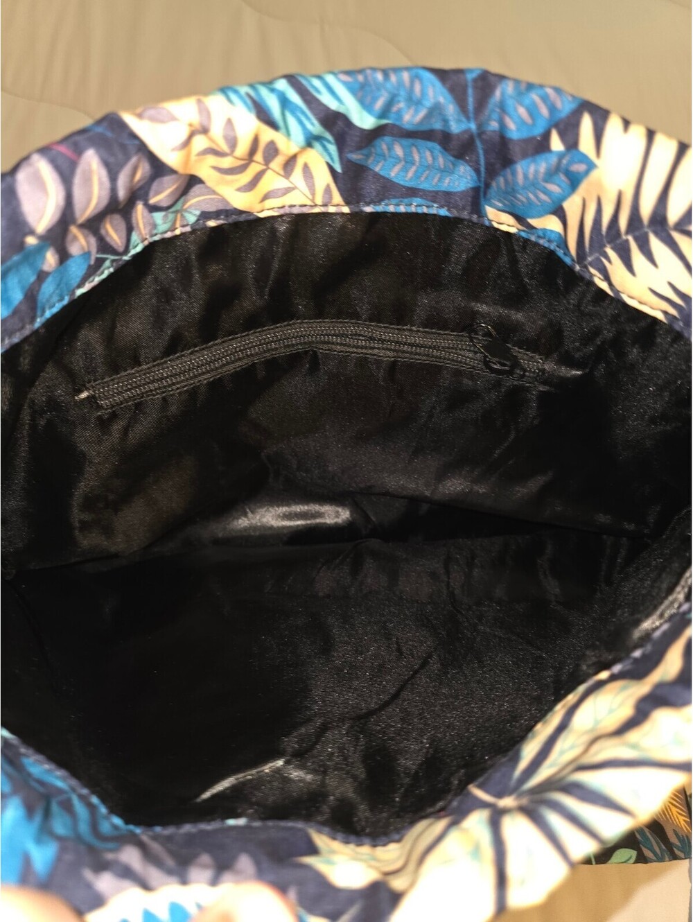 Hawaiian Print Drawstring Backpack - Excellent Condition - Picture 2 of 6